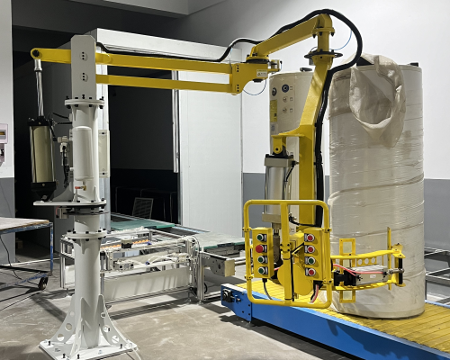 新能源热水器助力机械手